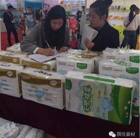 顾客参观AG官方登录入口·(中国)产品展区